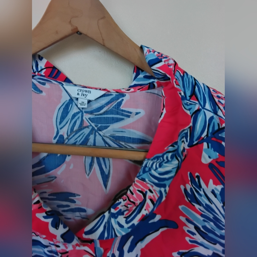 crown & ivy Coral Pink Tropical Print Sleeveless Blouse - Picture 2 of 5